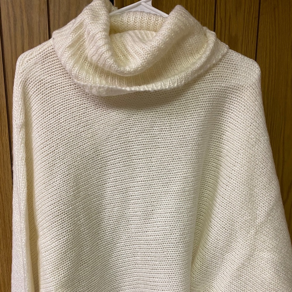 Women’s white sweater